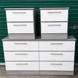 Dresser and 2 nightstands - Cómoda y 2 mesitas de noche