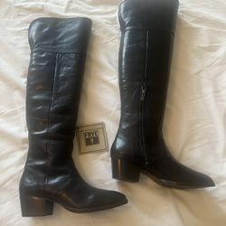 Beautiful Brand New FRYE Leather boots. Knee Length. 
