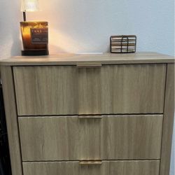 FLUTED NIGHTSTANDS