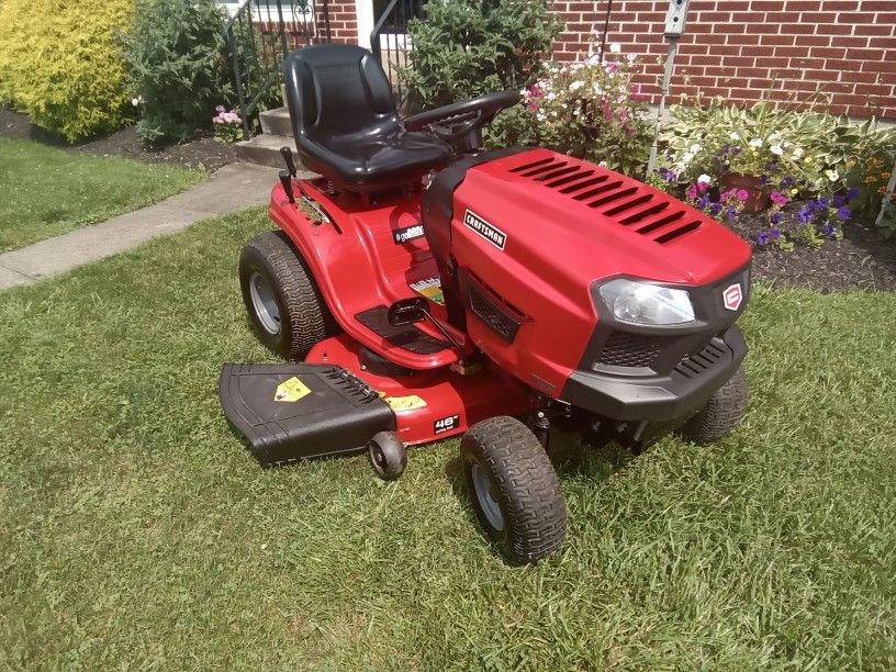 REAL NICE, CRAFTSMAN T1600 AUTOMATIC RIDING MOWER