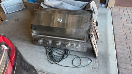 Built in bbq grill