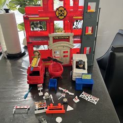 Little people fire station with most accessories