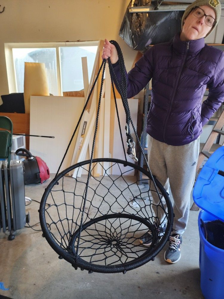 Hanging SWINGING  Chair