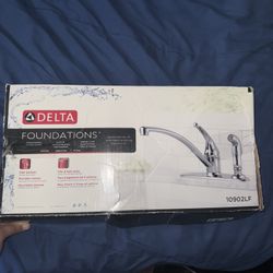 Foundations Single-Handle Standard Kitchen Faucet with Side Sprayer