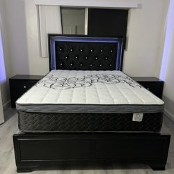 Queen bed frame with led lights/ Mattress Included.  
New in a box 
We offer same Day Delivery  


Cama Queen con Luz led Colchon Incluido
Nueva en ca