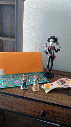 Dia De Muertos Set Pickup Only Close To 45s And Beltway 8 Houston Texas 77075