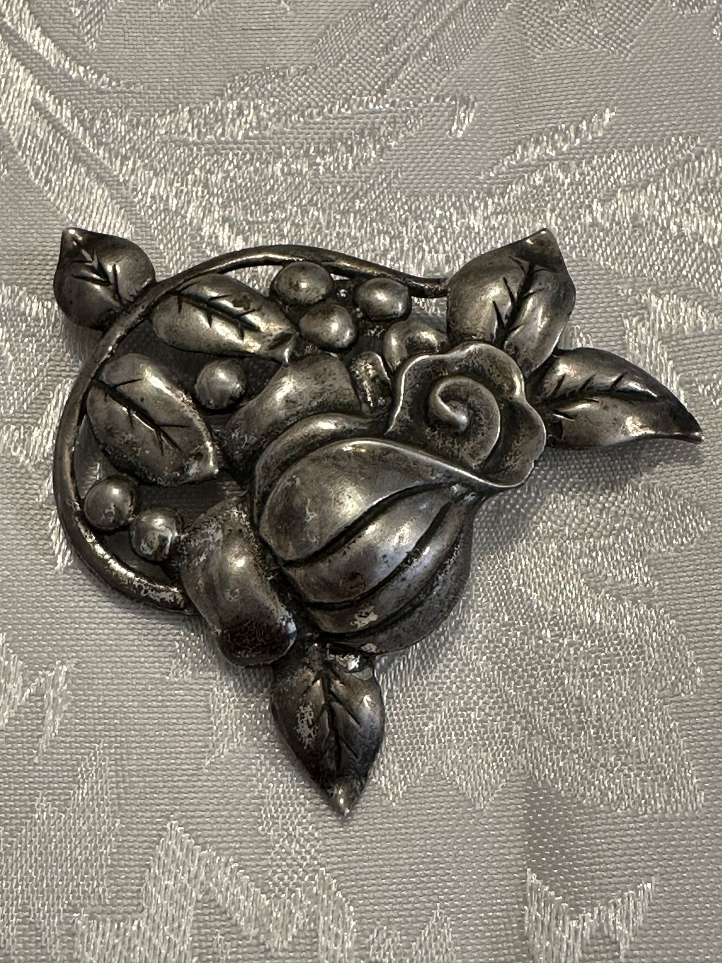 Vintage Art Deco Sterling Silver Pin
