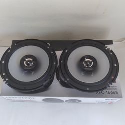 KENWOOD 1 PAIR 6.5 INCH 2 WAY 300 WATTS