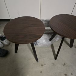 Beautiful Amien End Table Set