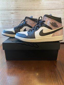 Air Jordan 1 Mid Top Shoes