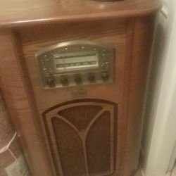 Floor Model Radio WorksThomas 95.00