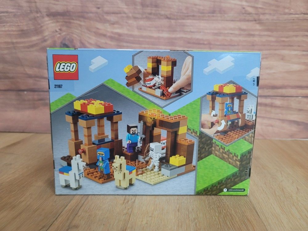 LEGO Minecraft The Trading Post 21167 Collectible Playset (201 Pieces)