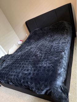 queen upholstered bed