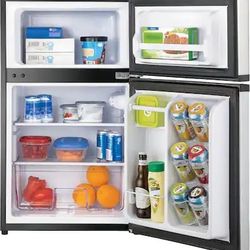 Mini Fridge For Sale !