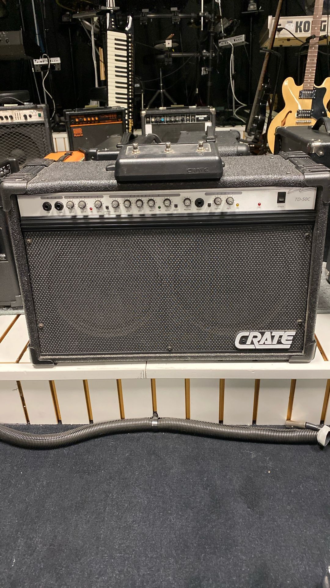 Crate TD/50C vintage guitar ramp with celestial speakers.
