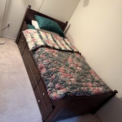 Solid Wood Trundle Bed