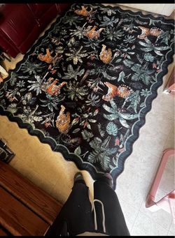 New in Box 6x9 Area Rug Dark Green