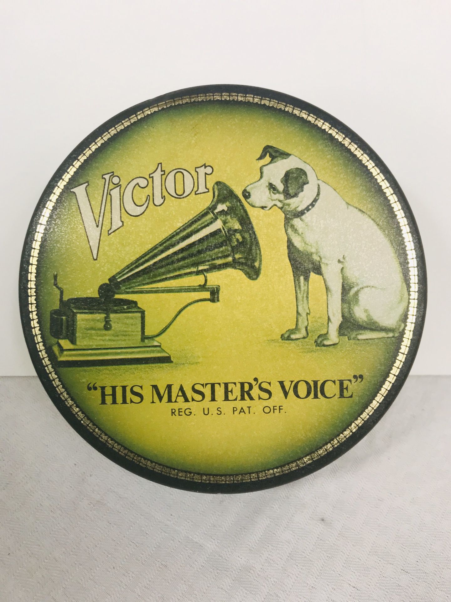 Vintage RCA Victor Collectible Tin "His Master's Voice" Nipper and Phonograph Tin