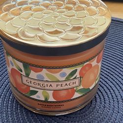 Scented Candle By Bath & Body Works .. Georgia Peach
