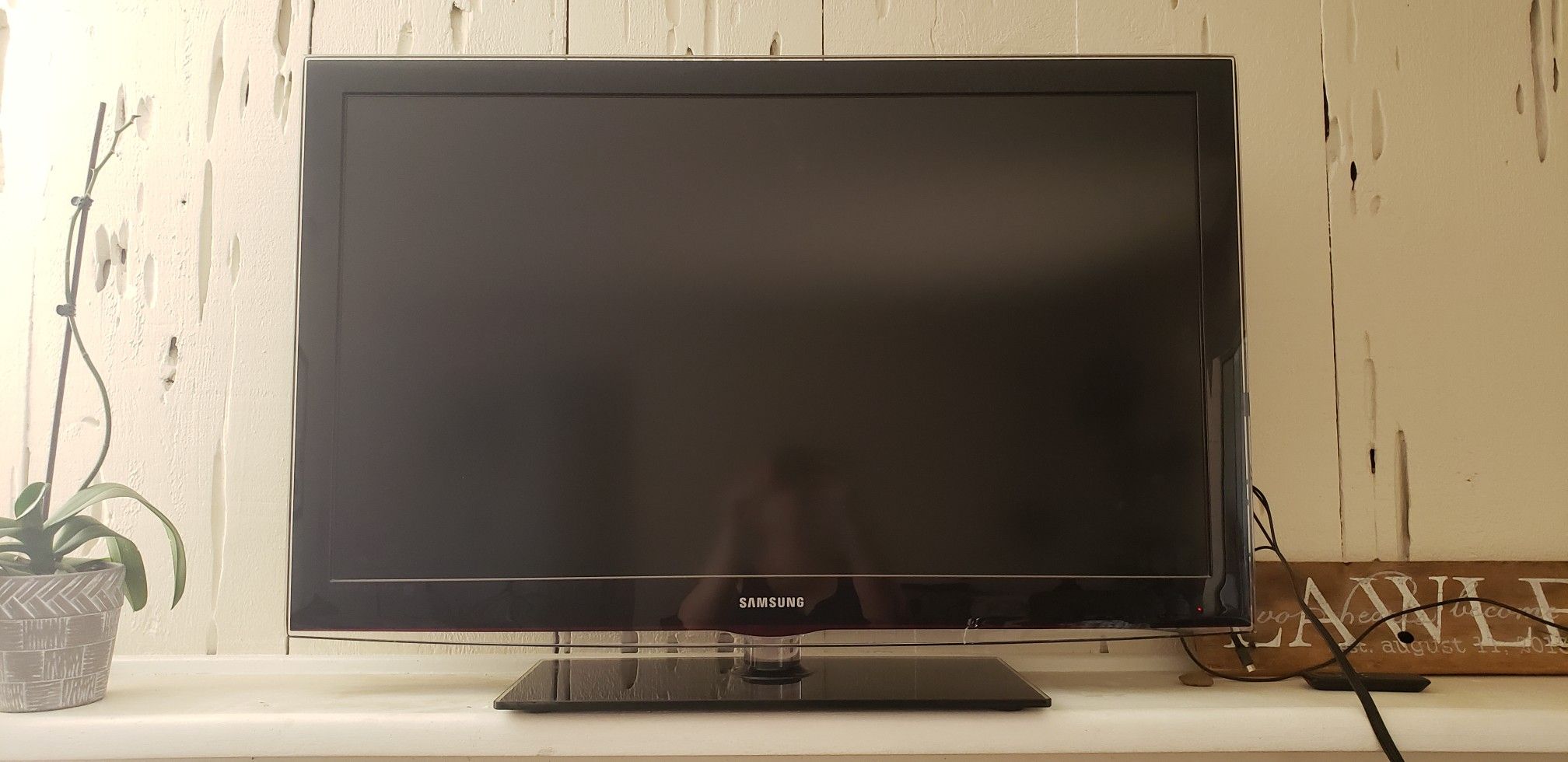 40 inch Samsung flatscreen TV