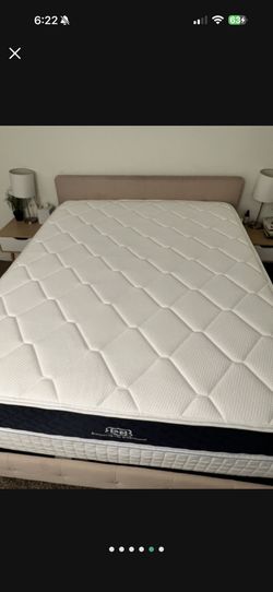 Queen Hybrid Mattress - Excellent Condition