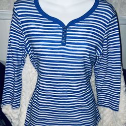 Beautiful Woman  Shirt Size (m)Only $10