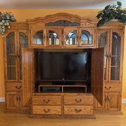 Entertainment center