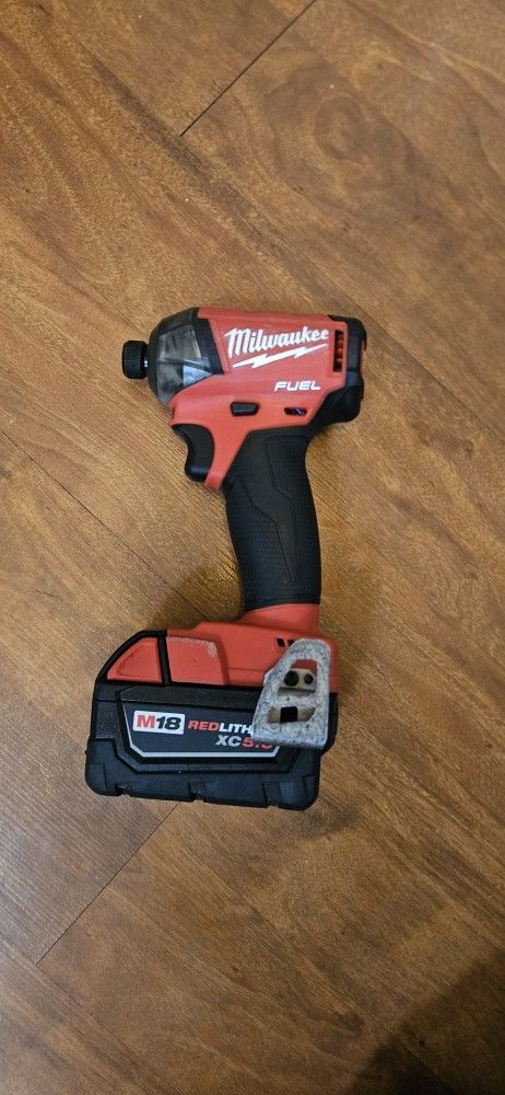 Milwaukee M18 FUEL SURGE 1/4 in. Hex Impact Driver & 5.0 Battery