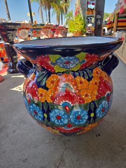 15%off Maceta talavera grande ($250) tel (contact info removed)