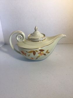 Vintage 1950s Hall Superior tea pot