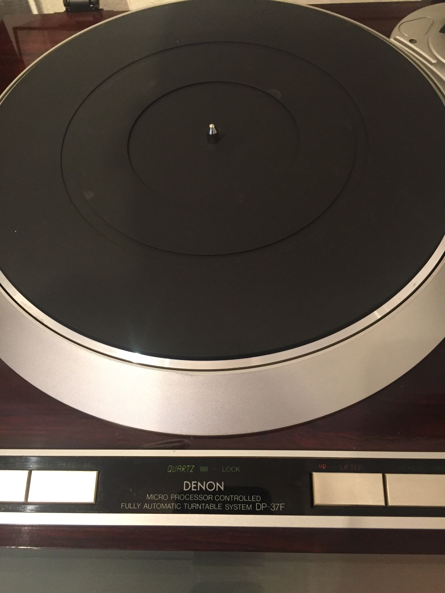Denon DP-37F fully automatic turntable