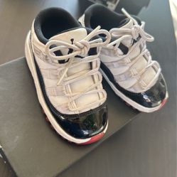 Jordan 11 Retro Low