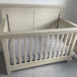 Baby Cache crib And Matching dresser 