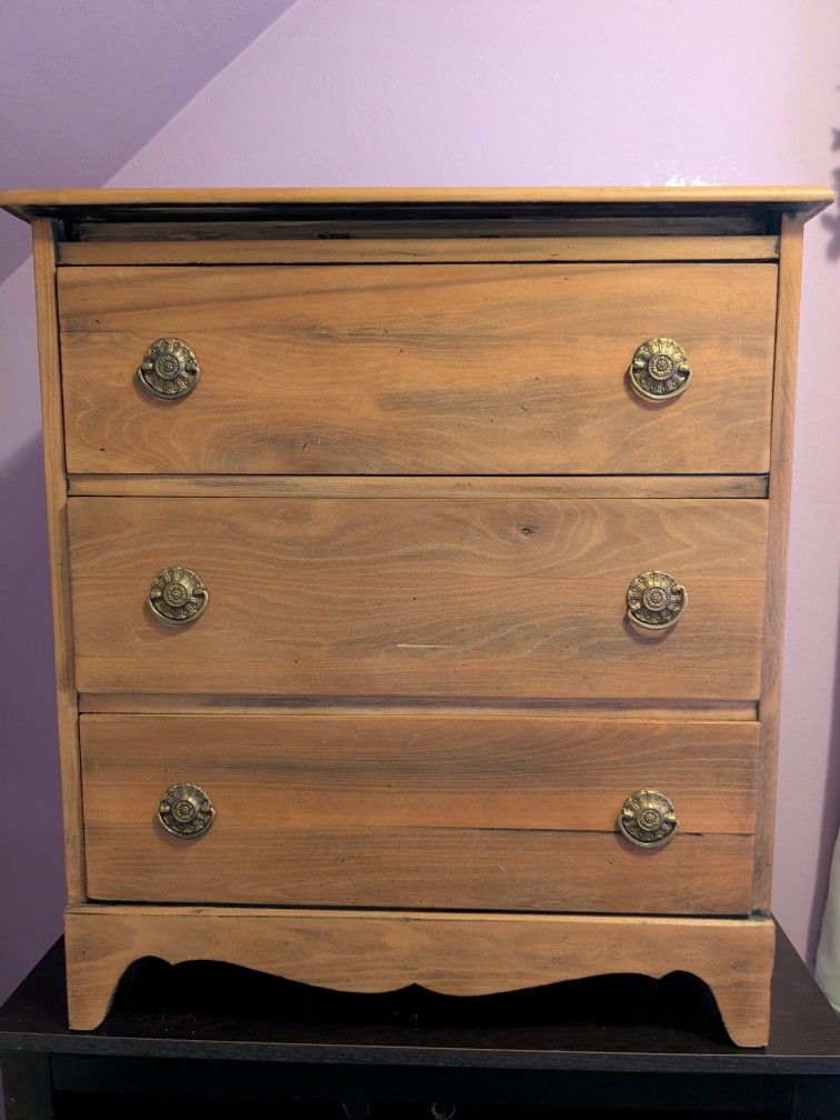 Small Dresser 