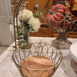 Gold Metal Banana Holder And Fruit Basket