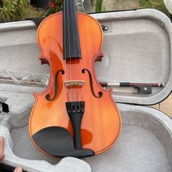 Brand New 4/4 Violin Set Up In the US