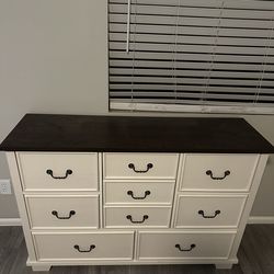 Farmhouse style 9 drawer dresser