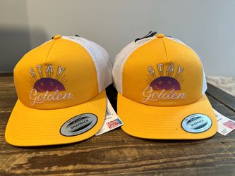 Bulk Lot of 32 Brand New "Stay Golden California" Snapback Trucker Hats