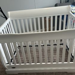 White Graco Crib