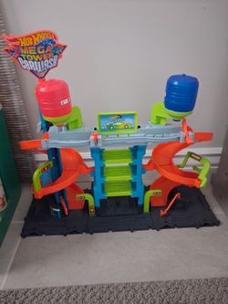 Hot Wheels mega tower car wash
