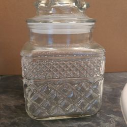 Vintage Wexford Anchor Hocking clear square glass canister with sealing lid