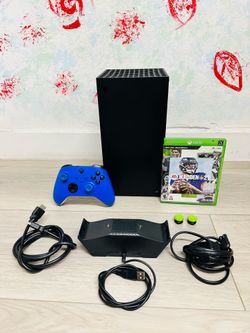 Xbox Series X - Disc Version - 1 TB , Bonus 1 Game , 1 Charging Station ( Used )