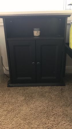 Floating shelf with cabinet doors