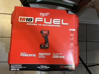 New Milwaukee M18 FUEL 1/4" Hex Impact Driver Kit 2953-22