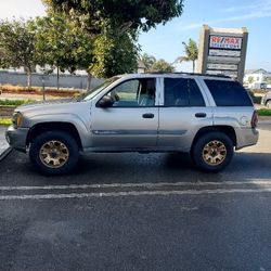 CHEVY TRAILBLAZER 2003,4.2 MOTOR, AT,4X4,2.5 LIFT KIT, RUNS GREAT, CURRENT REGESTRATION 