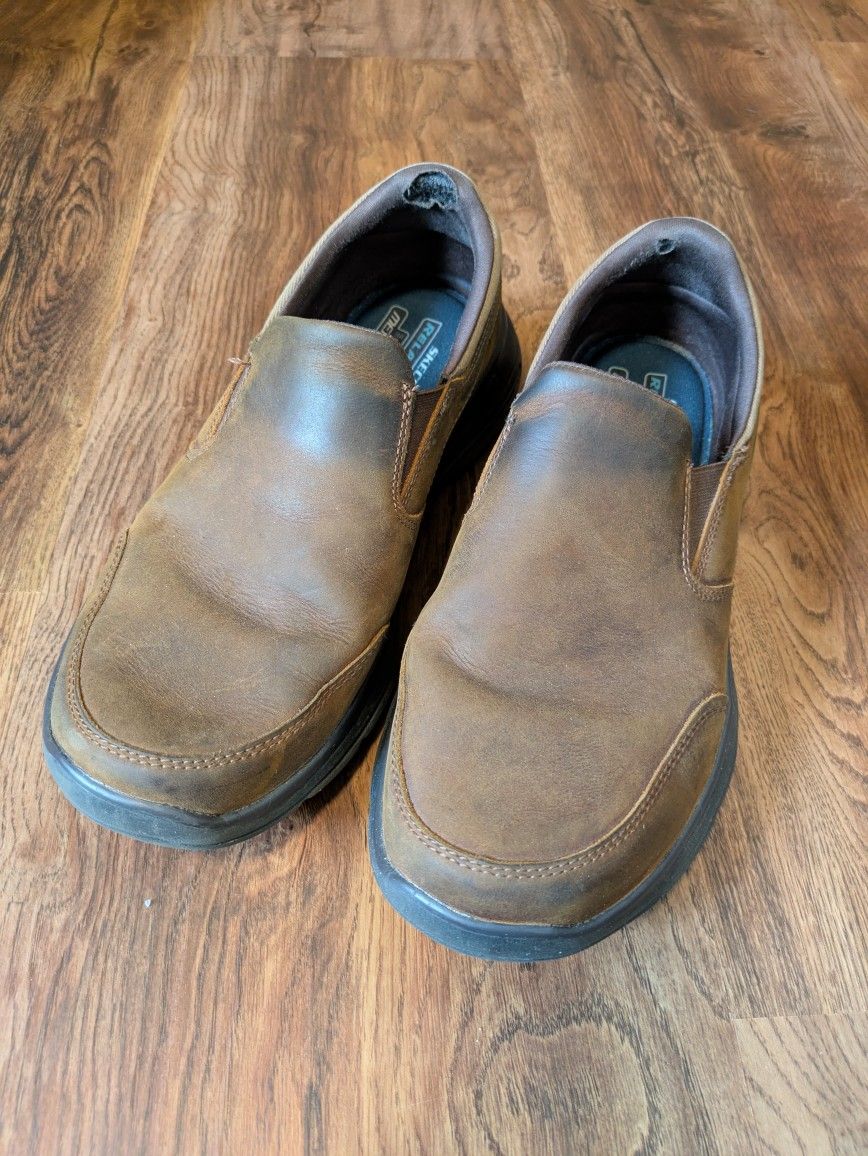 Men's Leather Skechers Shoes - Size 10.5