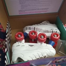 SKETCHERS SIZE 9 ROLLER SKATES