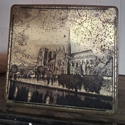 Vintage Tin Container/ Yarn