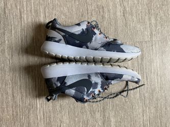 Woman’s Nike Roshe