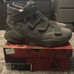 LeBron soldier Xl SFG dark gray size 12 for me yeah yeah yeah